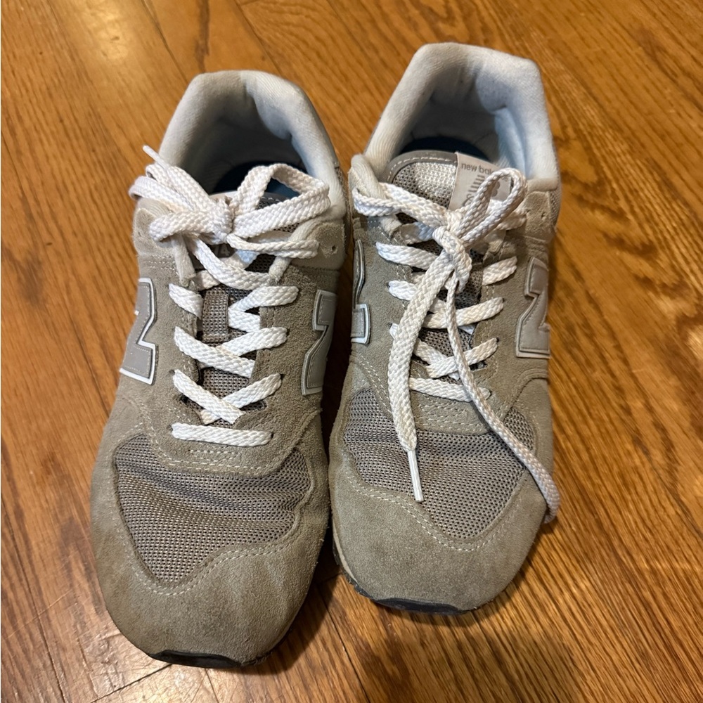 New Balance Kids Sneakers in Gray and White - Picture 2 of 11